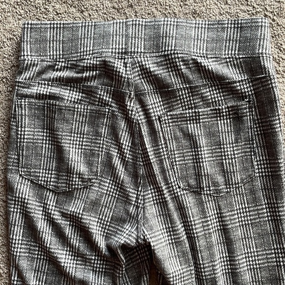 Seven7‎ Houndstooth Pull-on Leggings - Picture 7 of 9